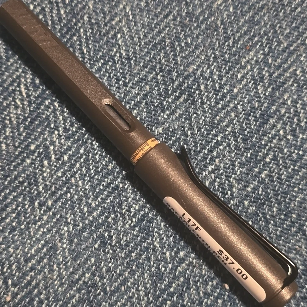 ❤️BUY 10 GET 5 FREE LAMY Safari Charcoal FNTN Pen, Medium